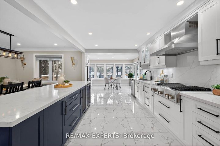 Photo 11 at 60 Suburban Drive, Streetsville, Mississauga