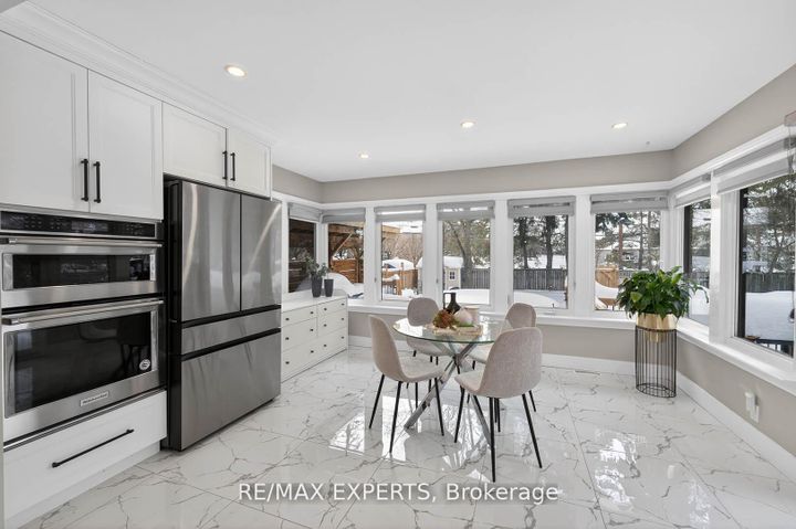 Photo 12 at 60 Suburban Drive, Streetsville, Mississauga