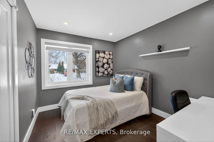 Photo 21 at 60 Suburban Drive, Streetsville, Mississauga