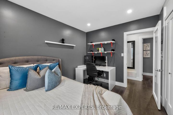 Photo 22 at 60 Suburban Drive, Streetsville, Mississauga