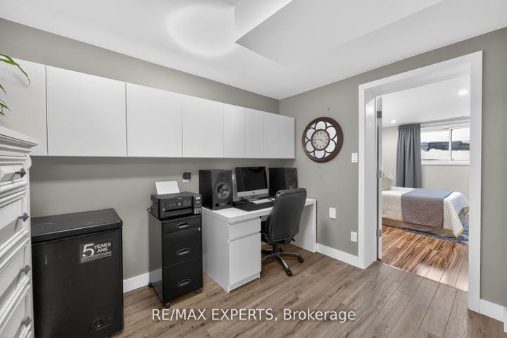 Photo 30 at 60 Suburban Drive, Streetsville, Mississauga