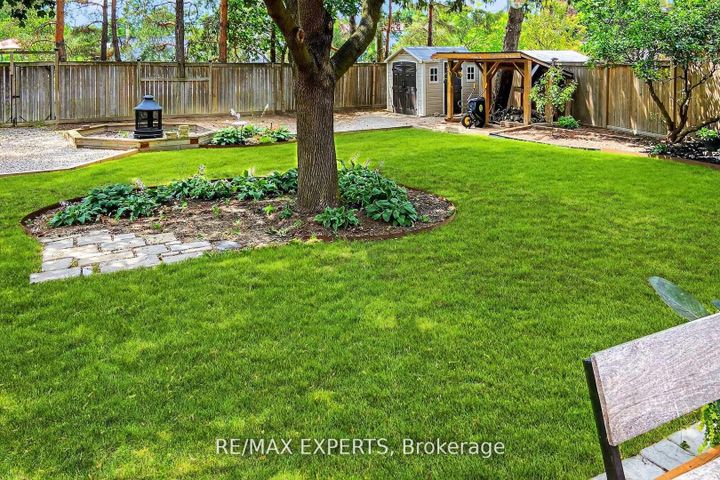 Photo 37 at 60 Suburban Drive, Streetsville, Mississauga