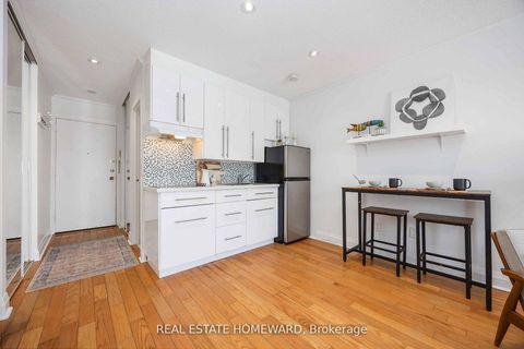 Photo 3 at 207 - 123 Woodbine Avenue, The Beaches, Toronto