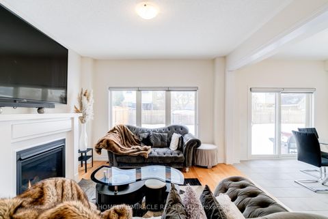 Photo 7 at 283 Fleetwood Drive, Eastdale, Oshawa