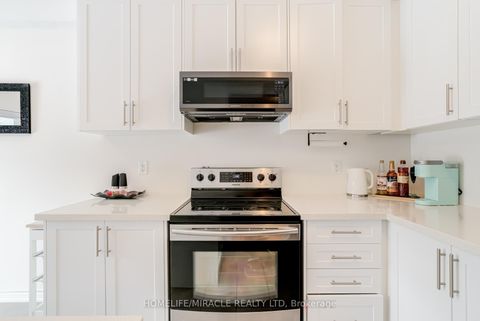 Photo 14 at 283 Fleetwood Drive, Eastdale, Oshawa