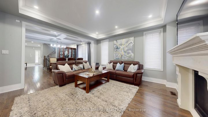 Photo 5 at 7 Fitzmaurice Drive, Patterson, Vaughan