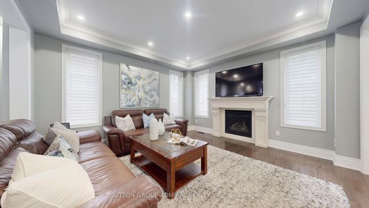 Photo 6 at 7 Fitzmaurice Drive, Patterson, Vaughan