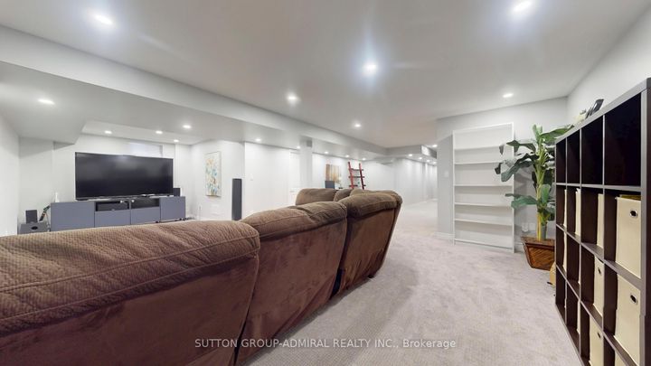 Photo 37 at 7 Fitzmaurice Drive, Patterson, Vaughan