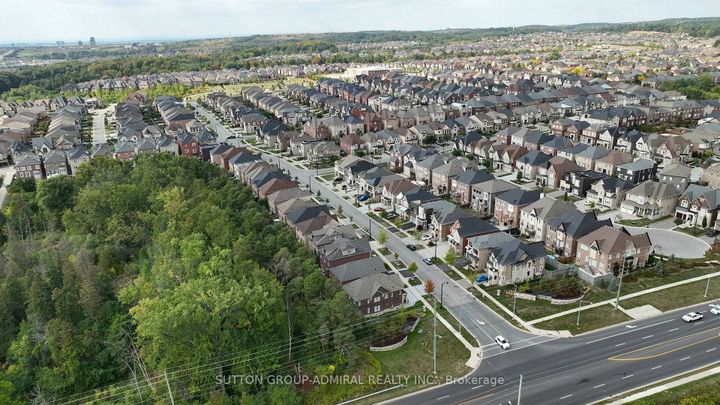 Photo 48 at 7 Fitzmaurice Drive, Patterson, Vaughan