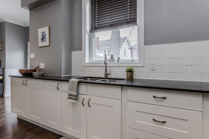 Photo 13 at 8 Mapleside Avenue, Kirkendall, Hamilton