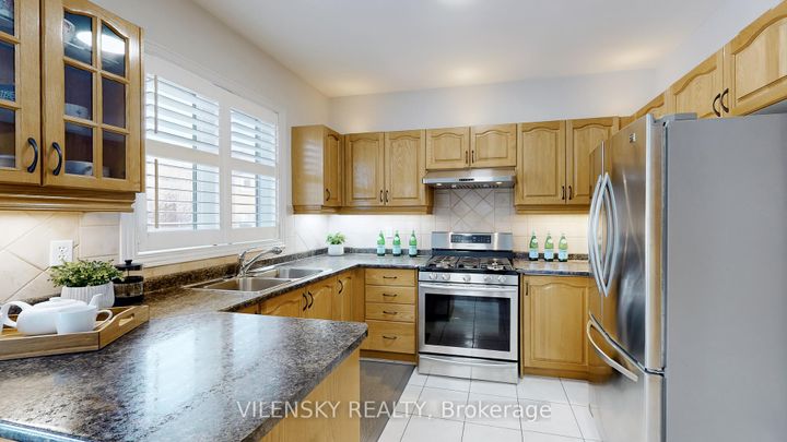 Photo 10 at 15 Gladstone Avenue, Maple, Vaughan