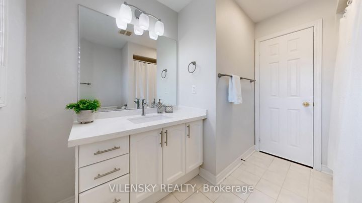 Photo 25 at 15 Gladstone Avenue, Maple, Vaughan