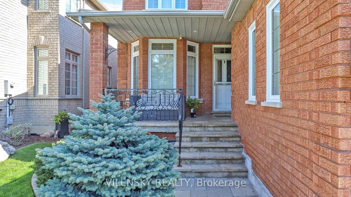 Photo 36 at 15 Gladstone Avenue, Maple, Vaughan