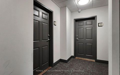 Photo 26 at 205 - 15450 Yonge Street, Aurora Heights, Aurora