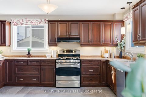 Photo 19 at 8 Quinn Drive, Bowmanville, Clarington