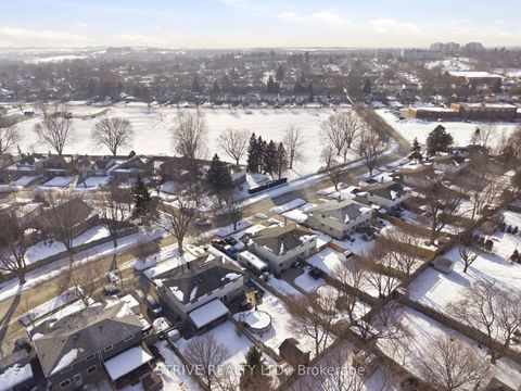 Photo 39 at 8 Quinn Drive, Bowmanville, Clarington