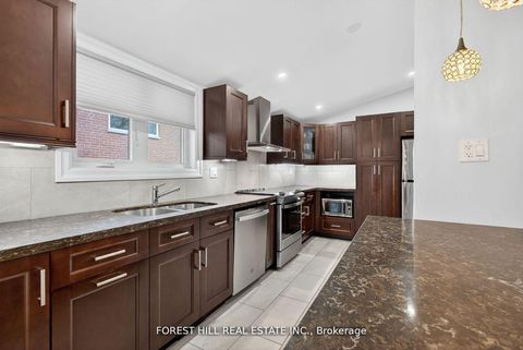 Photo 2 at 130 Verobeach Boulevard, Humbermede, Toronto