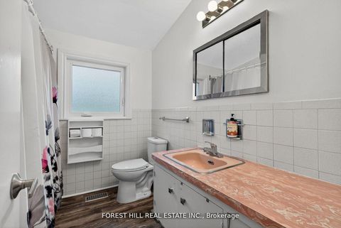 Photo 13 at 130 Verobeach Boulevard, Humbermede, Toronto