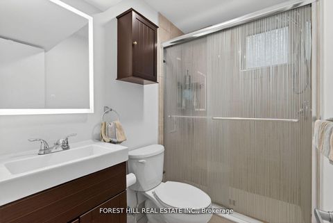 Photo 14 at 130 Verobeach Boulevard, Humbermede, Toronto