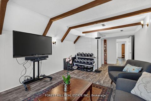 Photo 16 at 130 Verobeach Boulevard, Humbermede, Toronto