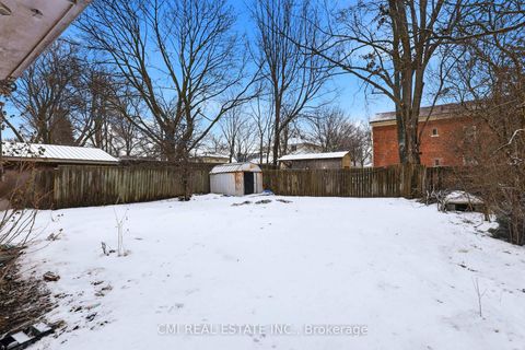 Photo 2 at 913 King Street, Downtown Whitby, Whitby