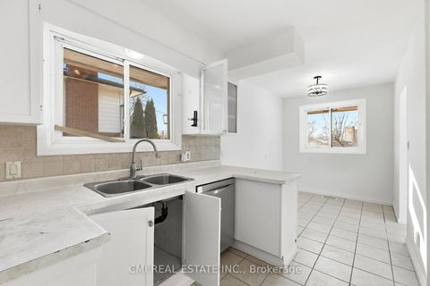 Photo 30 at 913 King Street, Downtown Whitby, Whitby