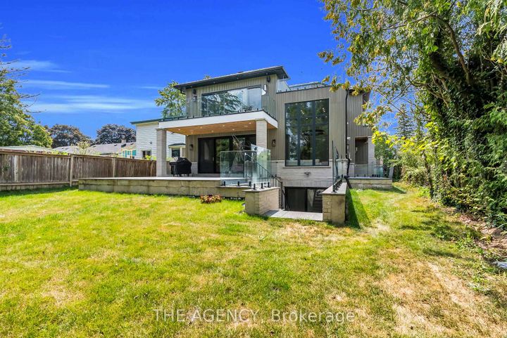 Photo 3 at 9 Earl Street, Streetsville, Mississauga