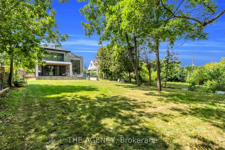 Photo 5 at 9 Earl Street, Streetsville, Mississauga