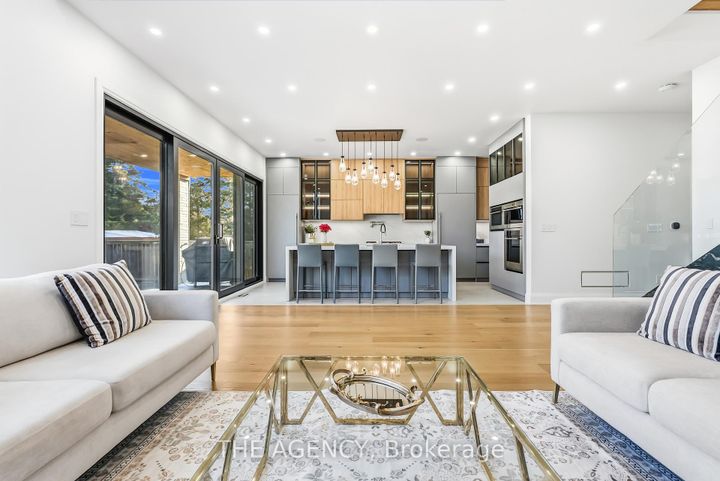 Photo 19 at 9 Earl Street, Streetsville, Mississauga