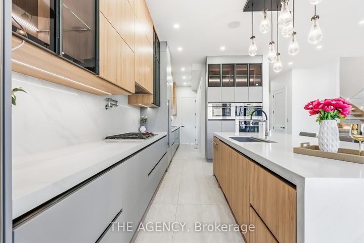 Photo 22 at 9 Earl Street, Streetsville, Mississauga