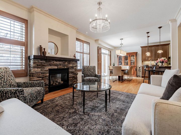 Photo 9 at 12 Barberry Crescent, Oak Ridges, Richmond Hill