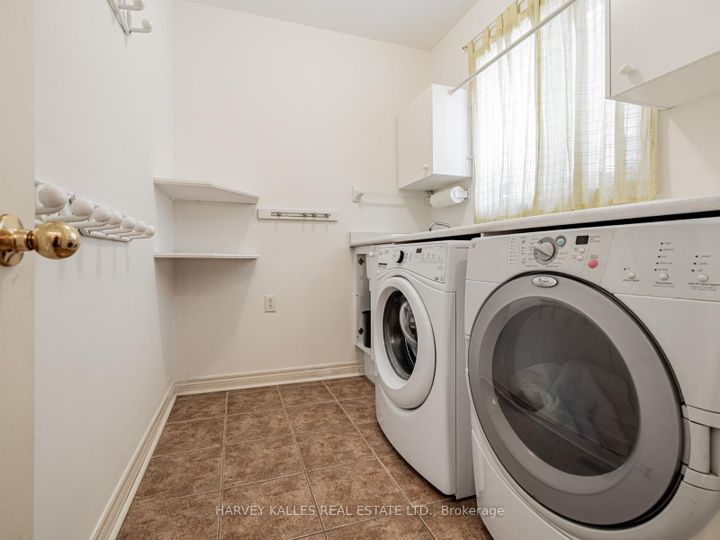 Photo 18 at 12 Barberry Crescent, Oak Ridges, Richmond Hill