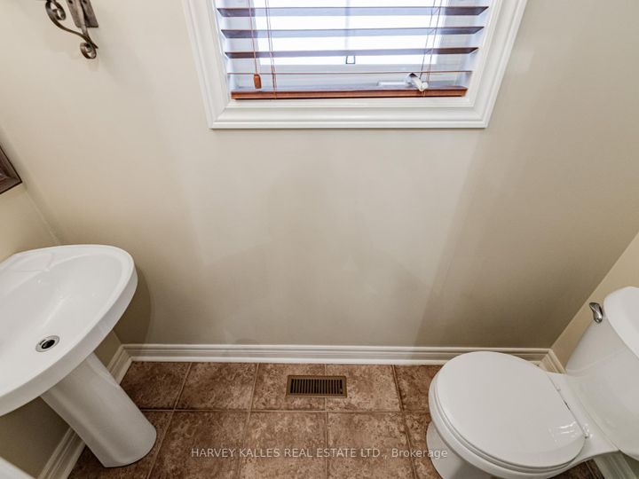 Photo 19 at 12 Barberry Crescent, Oak Ridges, Richmond Hill