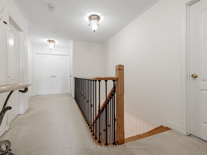 Photo 20 at 12 Barberry Crescent, Oak Ridges, Richmond Hill