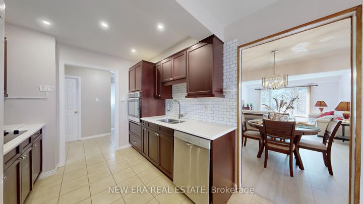 Photo 11 at 100 Cherry Hills Road, Glen Shields, Vaughan