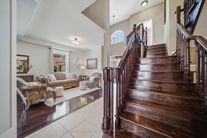 Photo 3 at 2070 Willhaven Trail, WM Westmount, Oakville