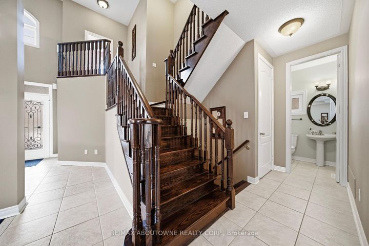 Photo 9 at 2070 Willhaven Trail, WM Westmount, Oakville