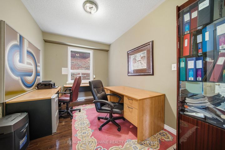 Photo 12 at 2070 Willhaven Trail, WM Westmount, Oakville