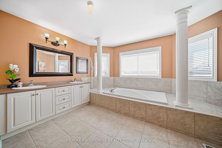 Photo 31 at 2070 Willhaven Trail, WM Westmount, Oakville