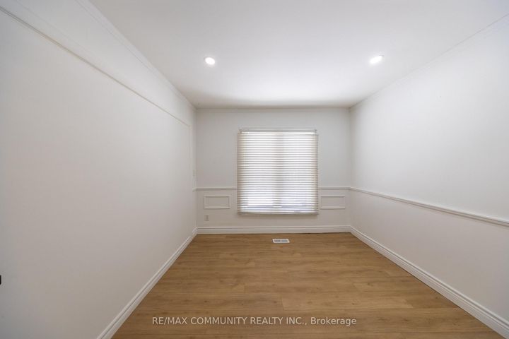 Photo 9 at 180 Severn Street, McLaughlin, Oshawa