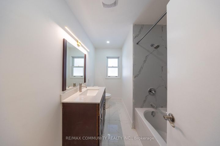 Photo 11 at 180 Severn Street, McLaughlin, Oshawa