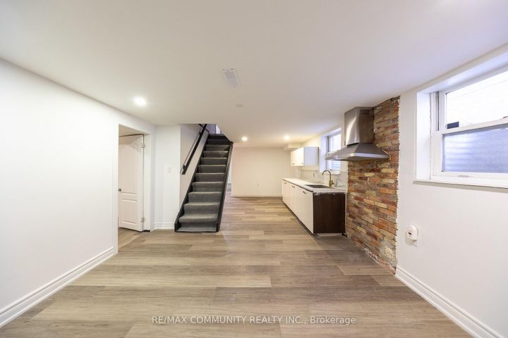 Photo 15 at 180 Severn Street, McLaughlin, Oshawa