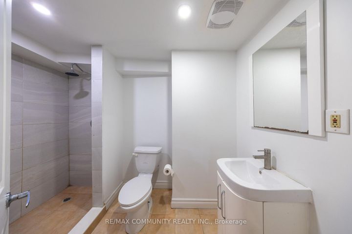 Photo 21 at 180 Severn Street, McLaughlin, Oshawa