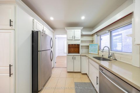 Photo 7 at 180 Severn Street, McLaughlin, Oshawa