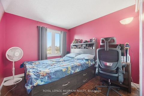 Photo 15 at 7493 Bybrook Drive, Malton, Mississauga