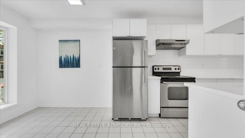 Photo 7 at 26 Anvil Mill Way, Windfields, Toronto