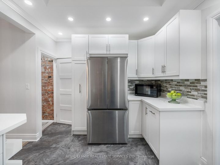 Photo 18 at 231 Fairview Avenue, Junction Area, Toronto