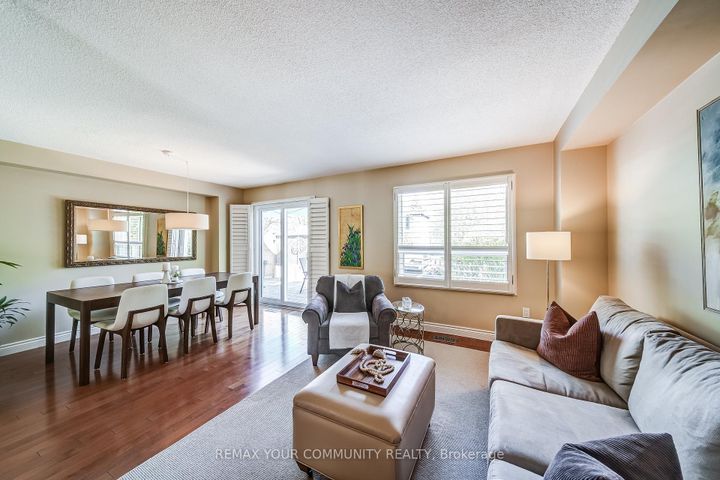 Photo 11 at 10 - 115 Avenue Road, North Richvale, Richmond Hill