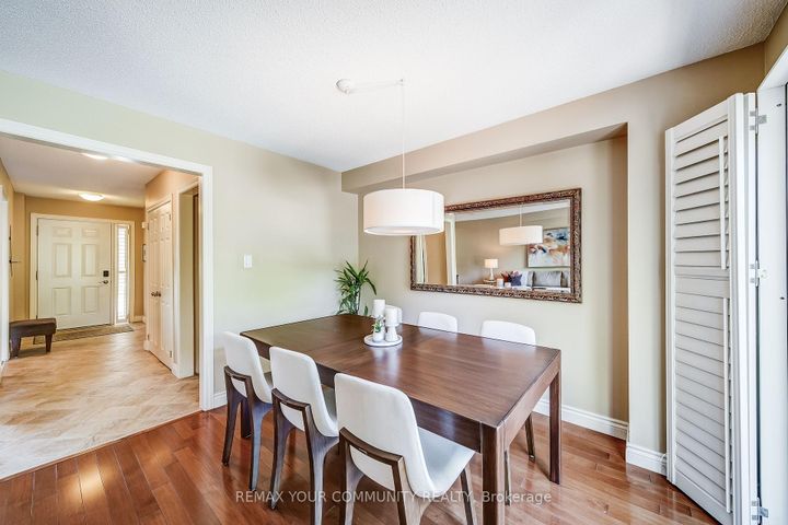 Photo 12 at 10 - 115 Avenue Road, North Richvale, Richmond Hill