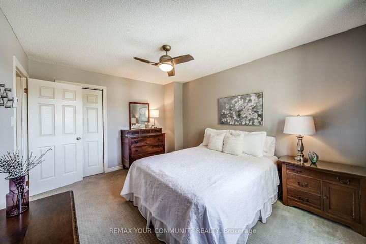 Photo 16 at 10 - 115 Avenue Road, North Richvale, Richmond Hill